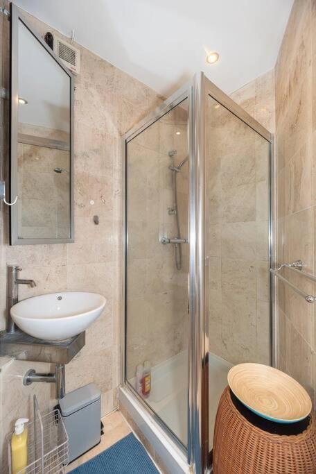 Discover London Central 2 Bedroom In Kensington Exterior photo