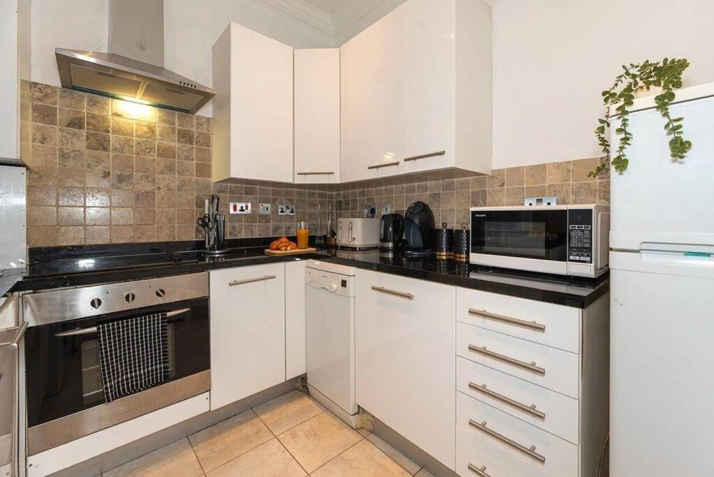Discover London Central 2 Bedroom In Kensington Exterior photo
