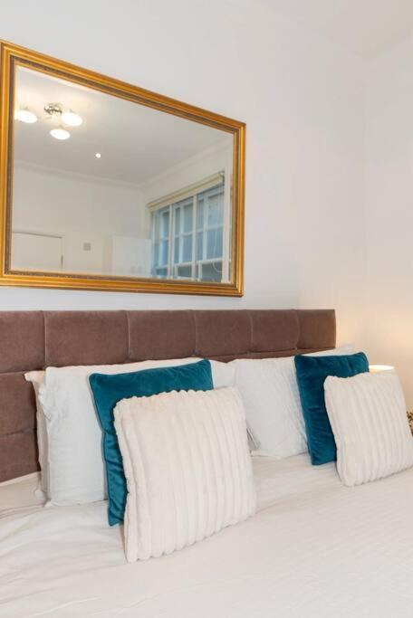 Discover London Central 2 Bedroom In Kensington Exterior photo